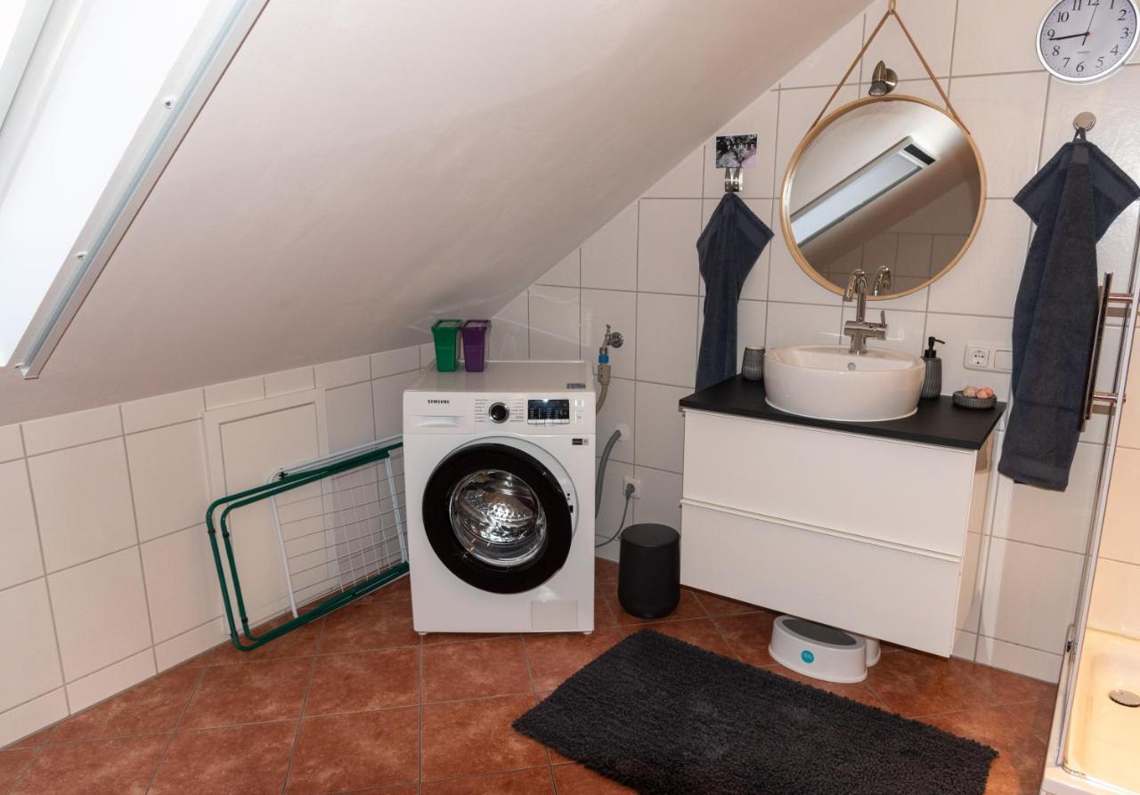 Moderne, Gemuetliche Dg-Wohnung In Ruhiger Lage Нойнбург-форм-Вальд Екстер'єр фото
