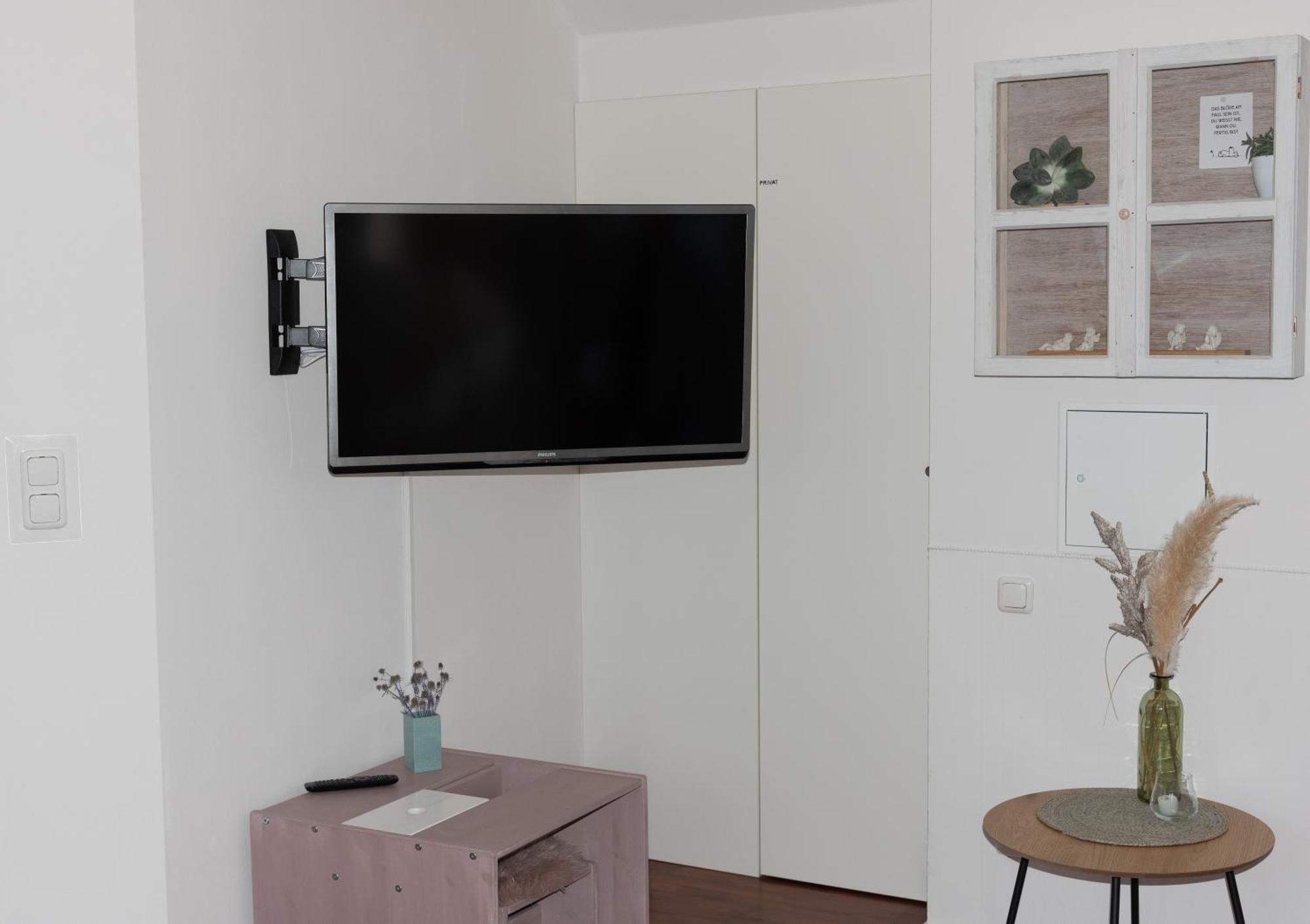 Moderne, Gemuetliche Dg-Wohnung In Ruhiger Lage Нойнбург-форм-Вальд Екстер'єр фото